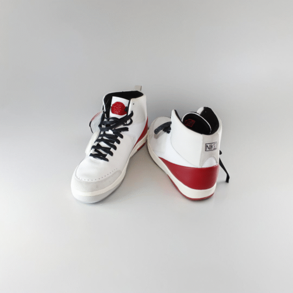 Air Jordan 2 Retro "Chicago" - Image 2